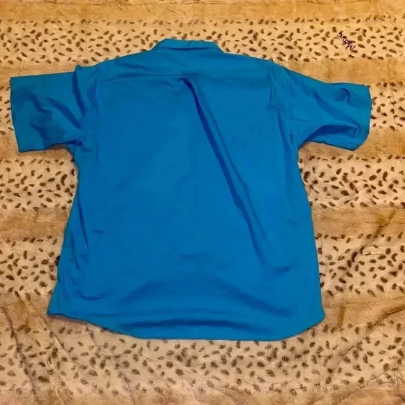 Men’s Izod Button Down Shirt - Picture 2 of 4